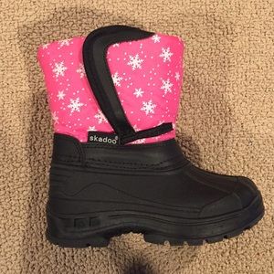 Toddler girl snow boot